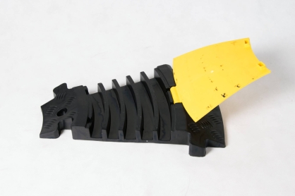 Gumowa osłona kablowa 5-kanałowa, narożnik