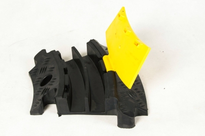 Gumowa osłona kablowa 2-kanałowa, narożnik